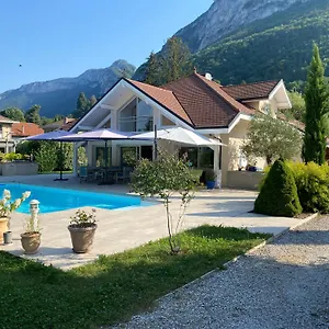 Independant 3 Etoiles Dans Au Bord Du Annecy Appartement